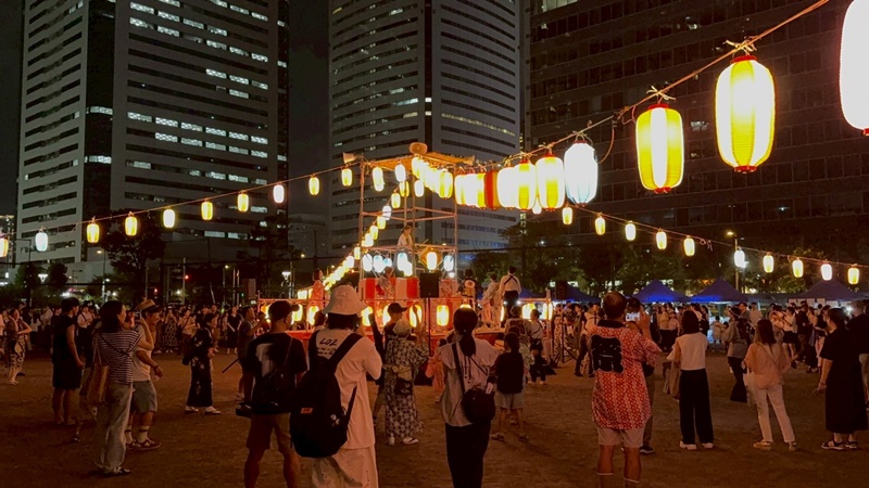 自治会様納涼祭を彩る本格的なやぐら設営 イメージ画像